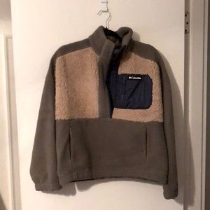 Columbia cropped 3/4 snap button up